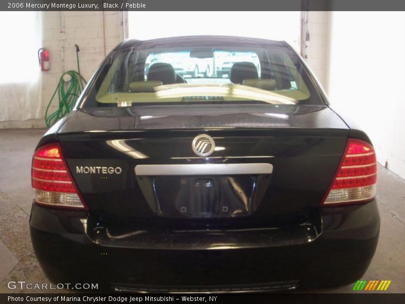 Black / Pebble 2006 Mercury Montego Luxury
