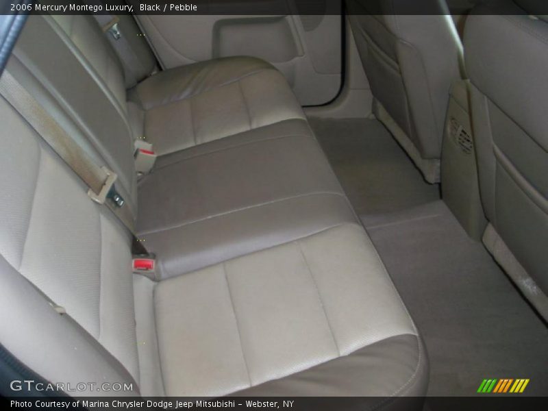 Black / Pebble 2006 Mercury Montego Luxury