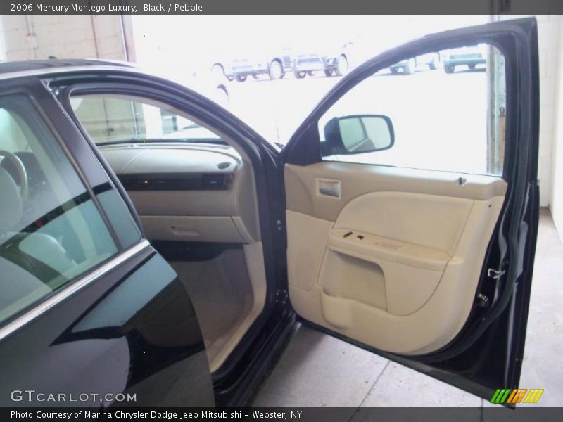 Black / Pebble 2006 Mercury Montego Luxury