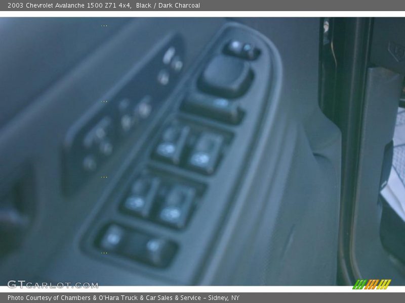 Black / Dark Charcoal 2003 Chevrolet Avalanche 1500 Z71 4x4