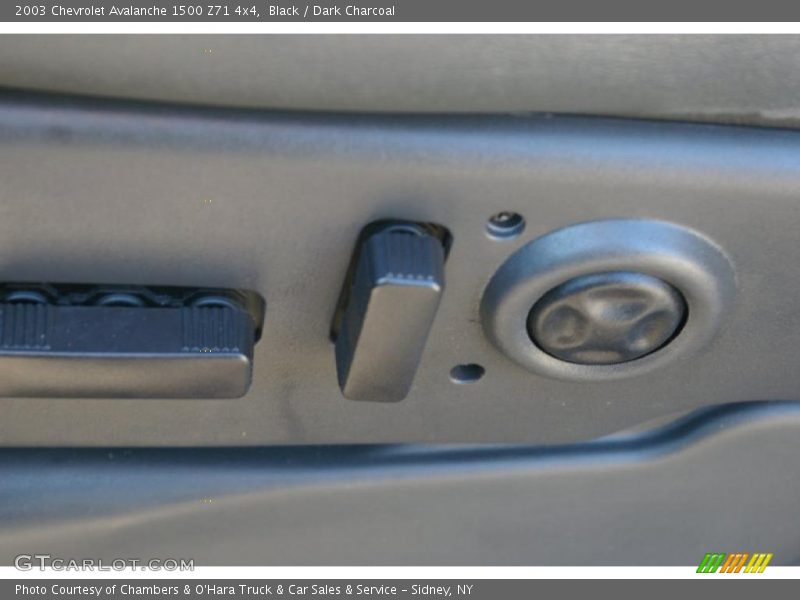Black / Dark Charcoal 2003 Chevrolet Avalanche 1500 Z71 4x4