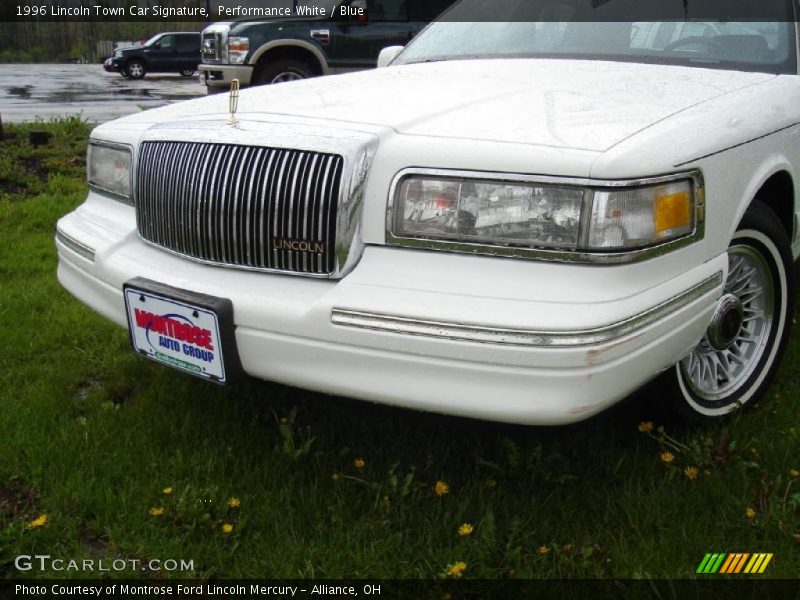 Performance White / Blue 1996 Lincoln Town Car Signature