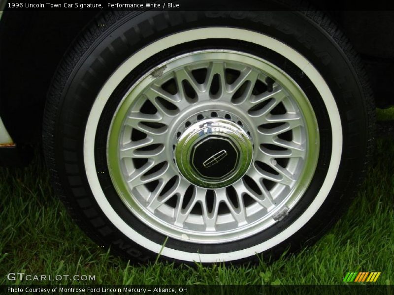Performance White / Blue 1996 Lincoln Town Car Signature