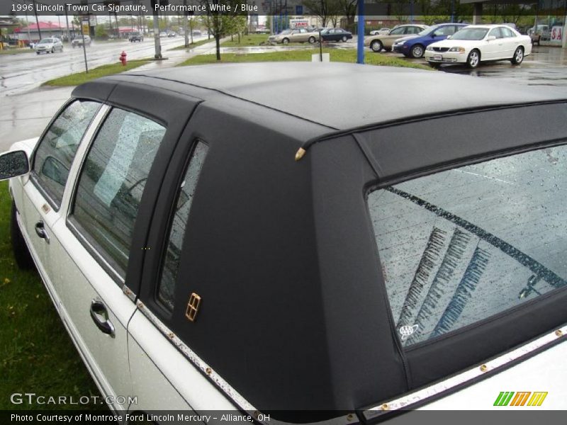 Performance White / Blue 1996 Lincoln Town Car Signature