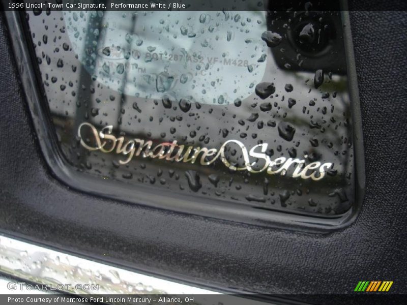 Performance White / Blue 1996 Lincoln Town Car Signature