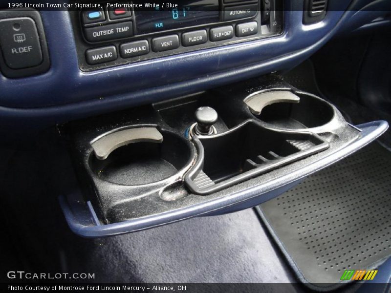 Performance White / Blue 1996 Lincoln Town Car Signature