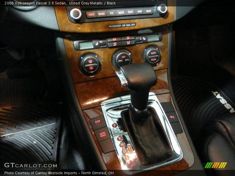 United Grey Metallic / Black 2006 Volkswagen Passat 3.6 Sedan