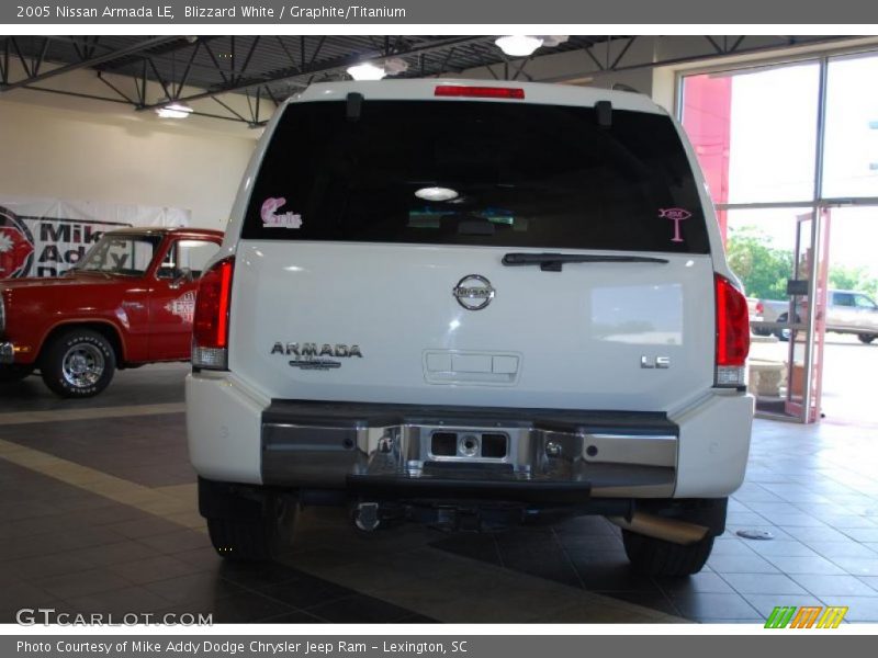 Blizzard White / Graphite/Titanium 2005 Nissan Armada LE