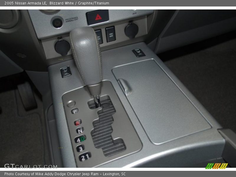 Blizzard White / Graphite/Titanium 2005 Nissan Armada LE