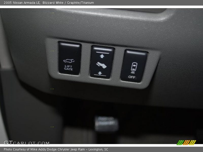 Blizzard White / Graphite/Titanium 2005 Nissan Armada LE