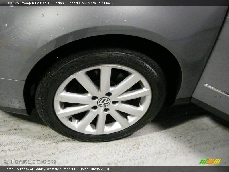 United Grey Metallic / Black 2006 Volkswagen Passat 3.6 Sedan