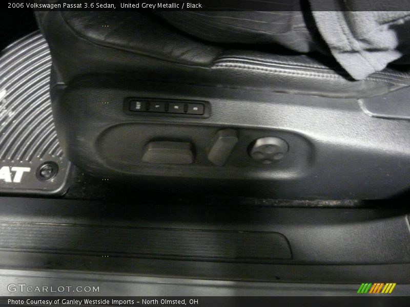 United Grey Metallic / Black 2006 Volkswagen Passat 3.6 Sedan