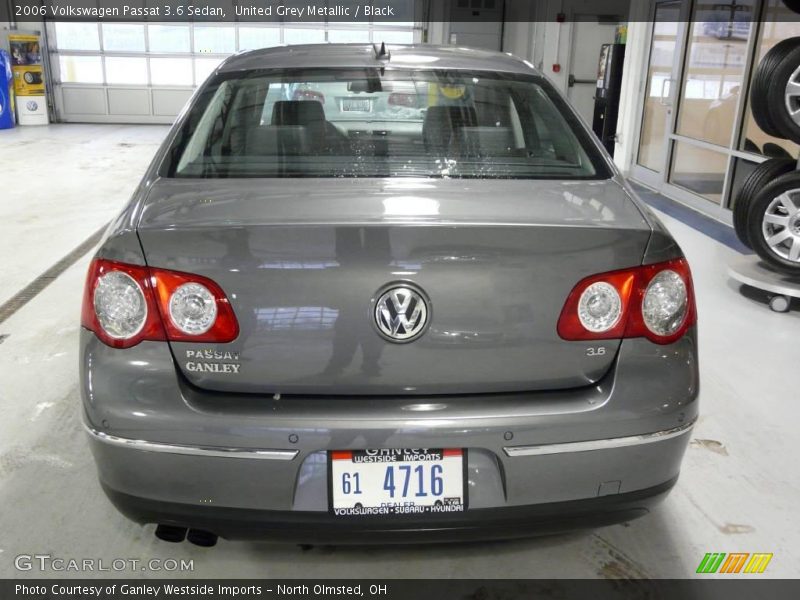 United Grey Metallic / Black 2006 Volkswagen Passat 3.6 Sedan