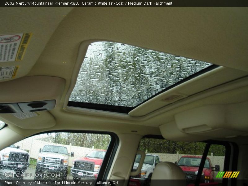 Ceramic White Tri-Coat / Medium Dark Parchment 2003 Mercury Mountaineer Premier AWD