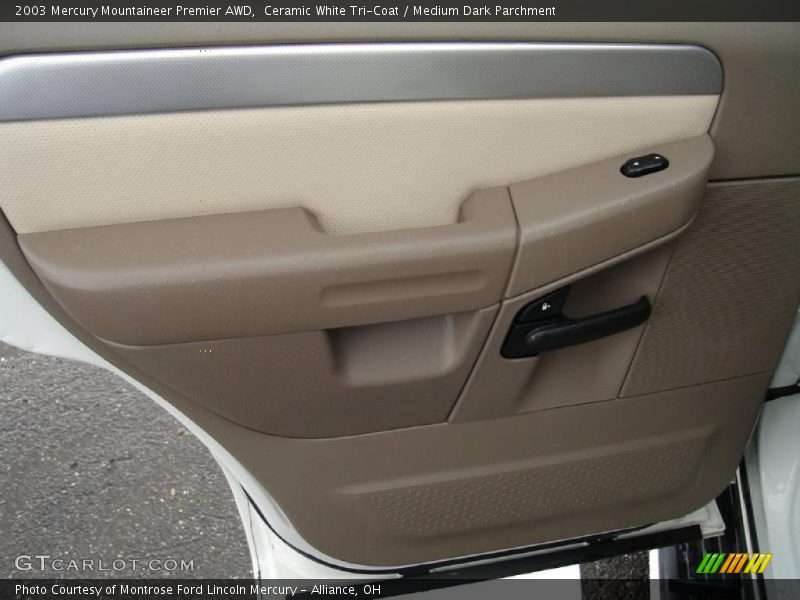 Ceramic White Tri-Coat / Medium Dark Parchment 2003 Mercury Mountaineer Premier AWD
