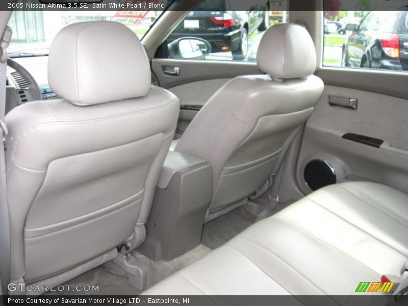 Satin White Pearl / Blond 2005 Nissan Altima 3.5 SE