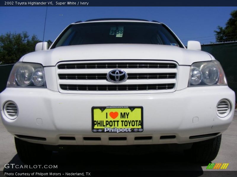 Super White / Ivory 2002 Toyota Highlander V6