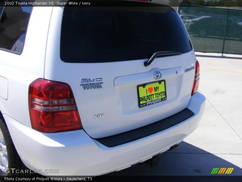 Super White / Ivory 2002 Toyota Highlander V6