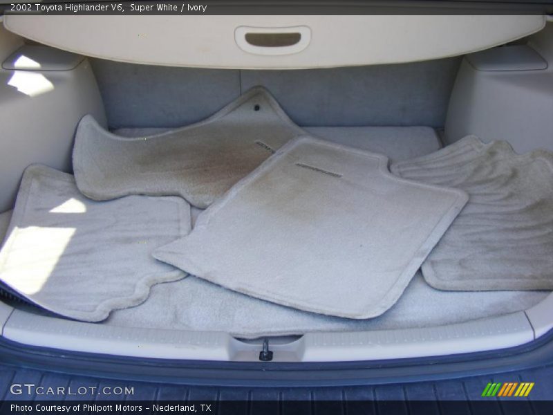 Super White / Ivory 2002 Toyota Highlander V6