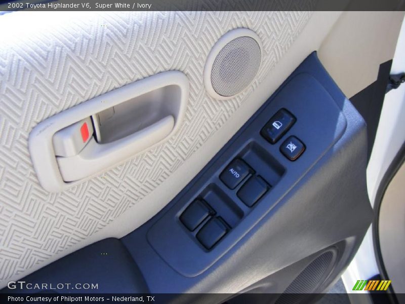 Super White / Ivory 2002 Toyota Highlander V6