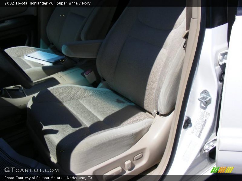 Super White / Ivory 2002 Toyota Highlander V6