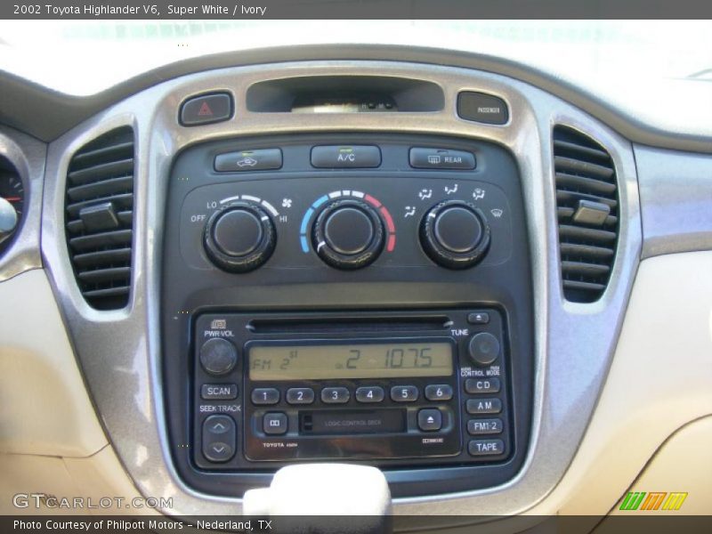 Super White / Ivory 2002 Toyota Highlander V6