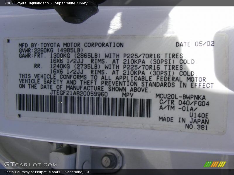 Super White / Ivory 2002 Toyota Highlander V6