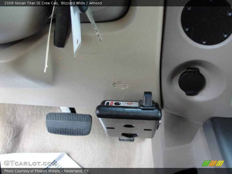 Blizzard White / Almond 2008 Nissan Titan SE Crew Cab