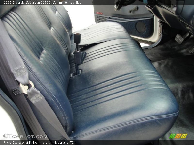 Summit White / Blue 1996 Chevrolet Suburban C1500