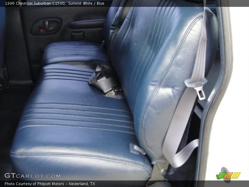 Summit White / Blue 1996 Chevrolet Suburban C1500