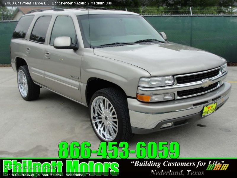 Light Pewter Metallic / Medium Oak 2000 Chevrolet Tahoe LT