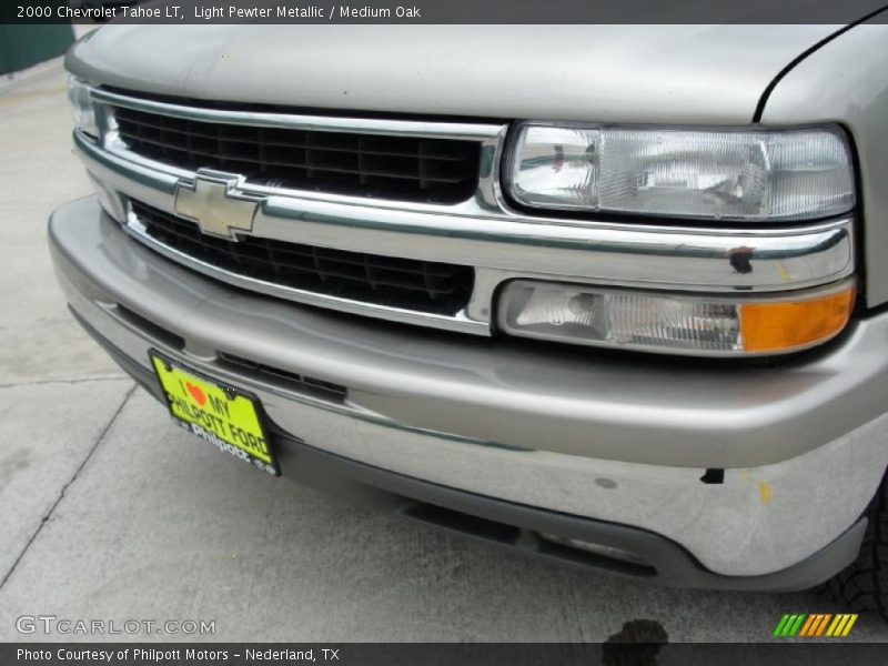 Light Pewter Metallic / Medium Oak 2000 Chevrolet Tahoe LT