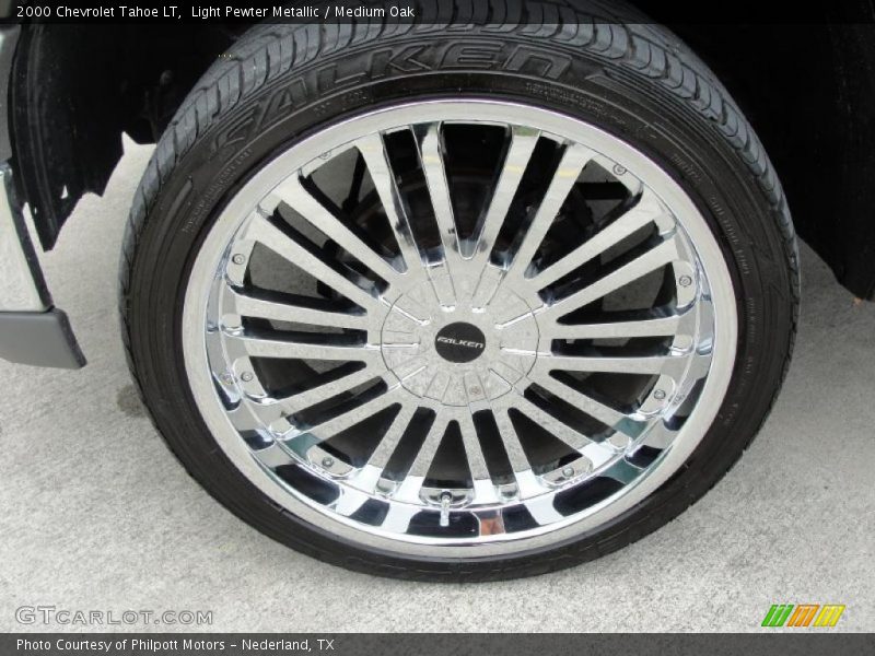 Light Pewter Metallic / Medium Oak 2000 Chevrolet Tahoe LT