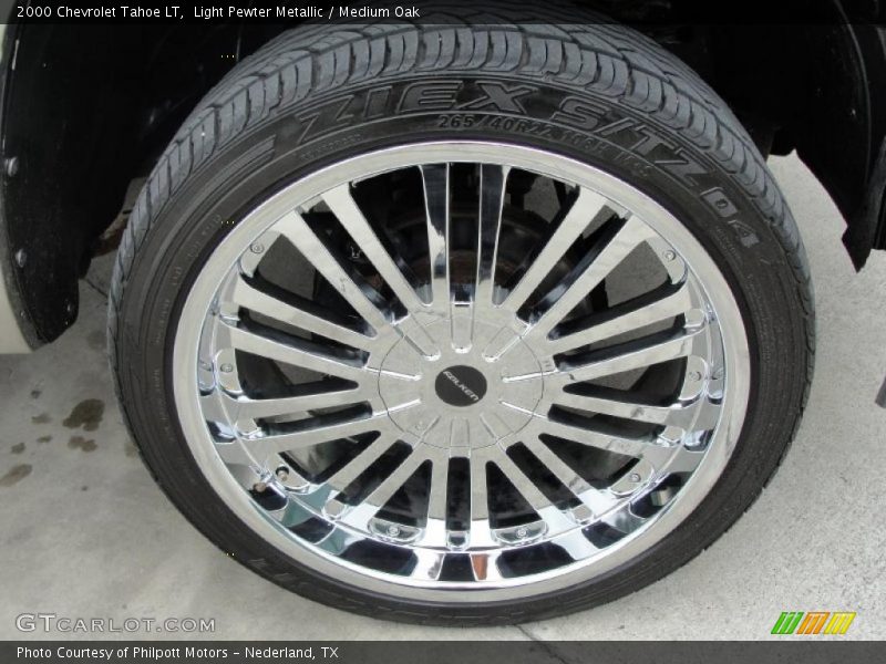 Light Pewter Metallic / Medium Oak 2000 Chevrolet Tahoe LT