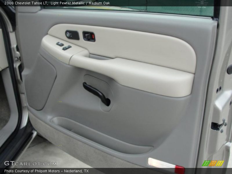 Light Pewter Metallic / Medium Oak 2000 Chevrolet Tahoe LT