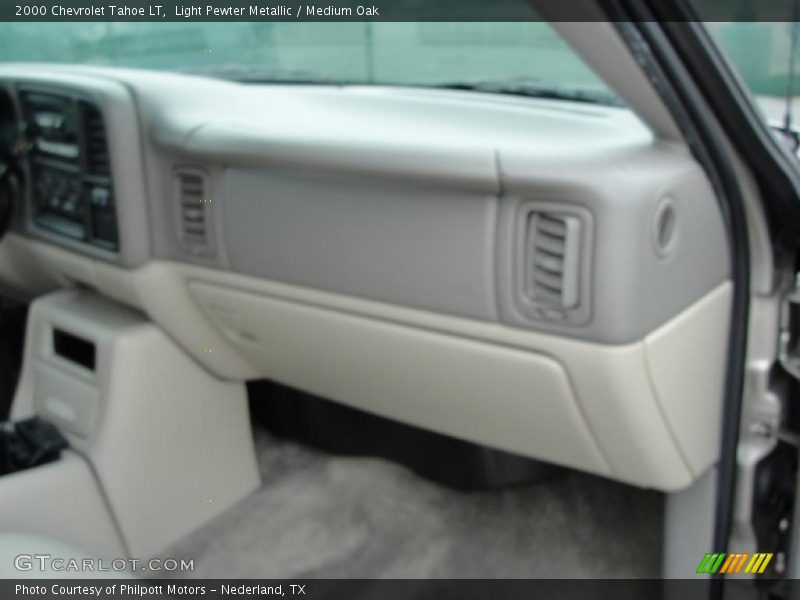 Light Pewter Metallic / Medium Oak 2000 Chevrolet Tahoe LT