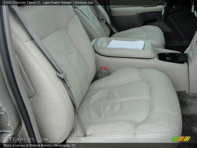 Light Pewter Metallic / Medium Oak 2000 Chevrolet Tahoe LT