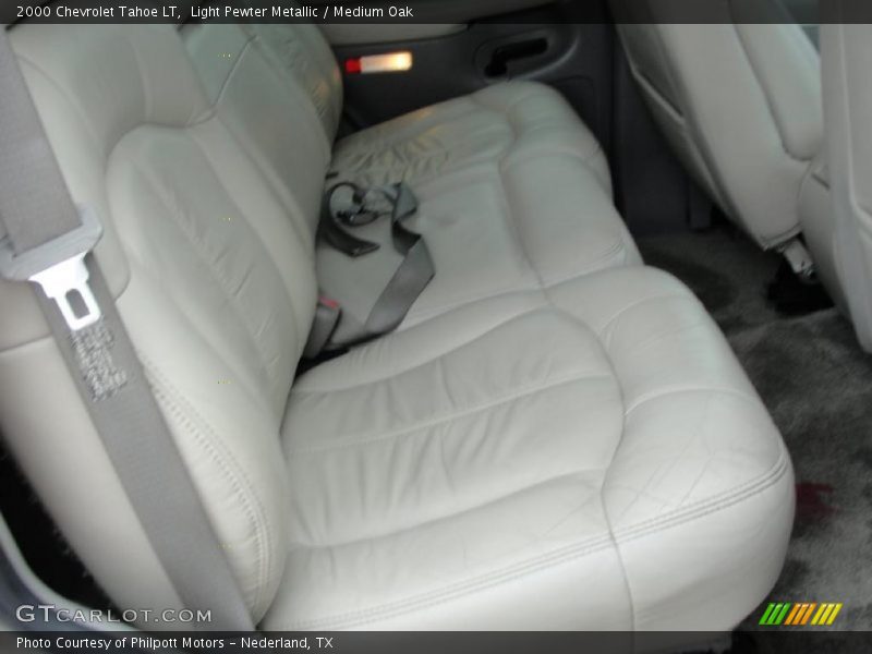 Light Pewter Metallic / Medium Oak 2000 Chevrolet Tahoe LT