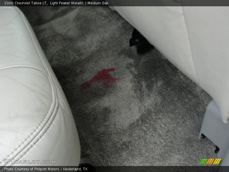 Light Pewter Metallic / Medium Oak 2000 Chevrolet Tahoe LT