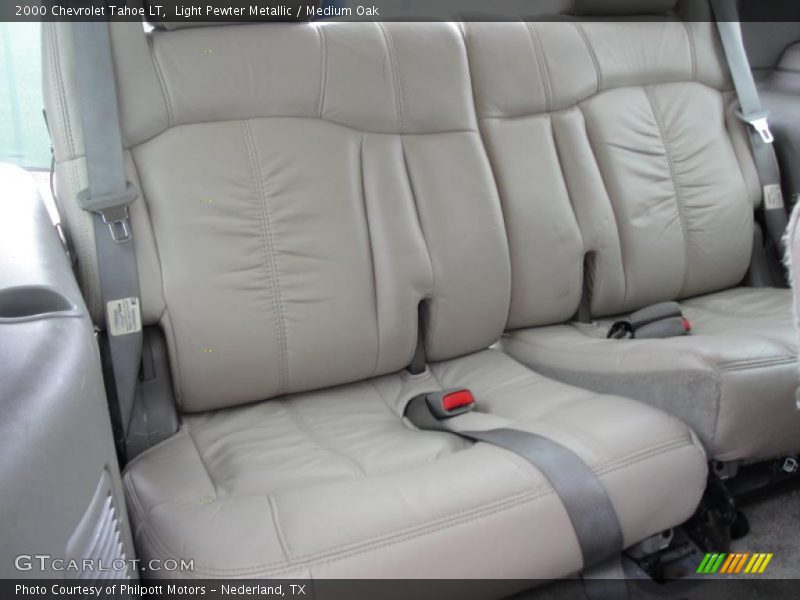 Light Pewter Metallic / Medium Oak 2000 Chevrolet Tahoe LT