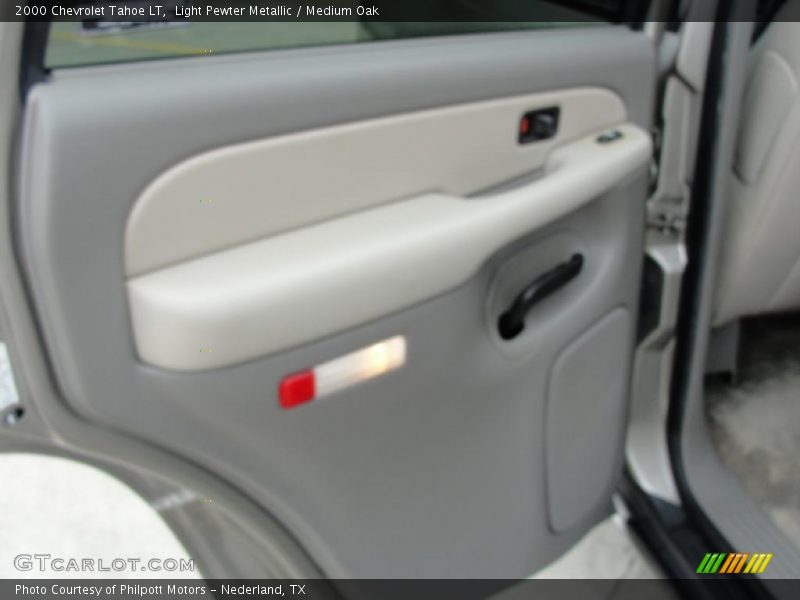 Light Pewter Metallic / Medium Oak 2000 Chevrolet Tahoe LT