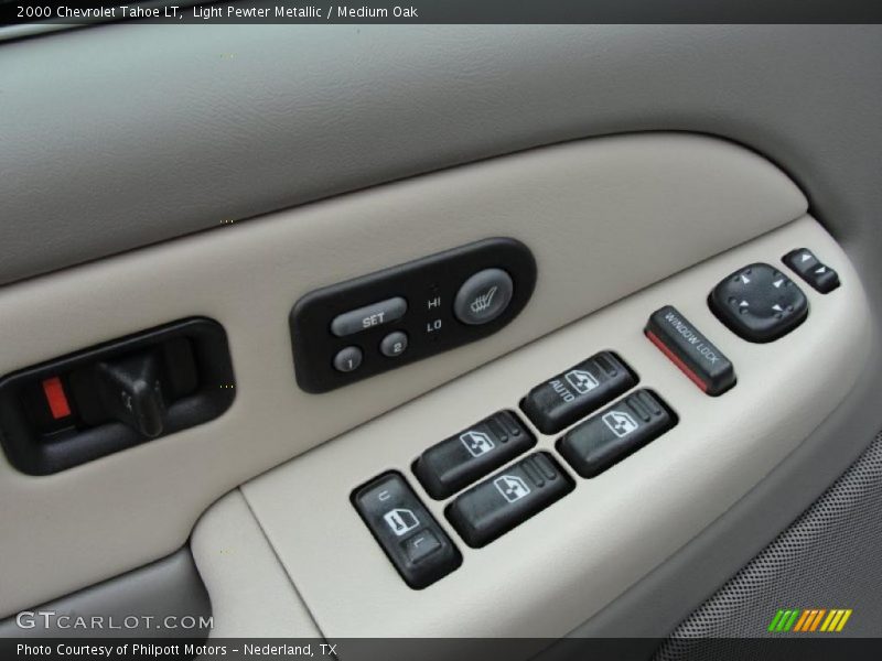 Light Pewter Metallic / Medium Oak 2000 Chevrolet Tahoe LT
