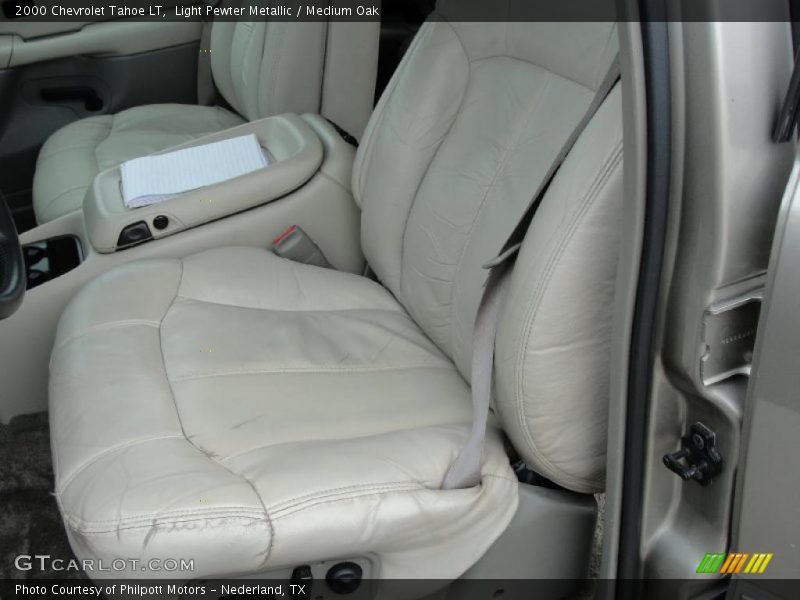 Light Pewter Metallic / Medium Oak 2000 Chevrolet Tahoe LT
