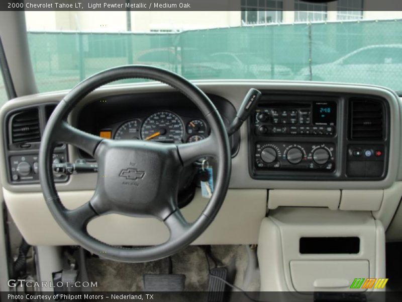 Light Pewter Metallic / Medium Oak 2000 Chevrolet Tahoe LT