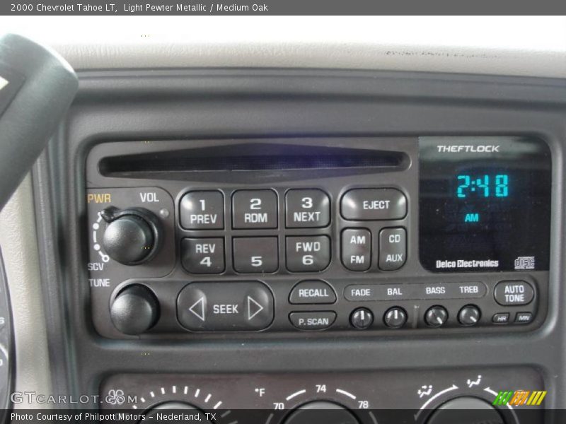Light Pewter Metallic / Medium Oak 2000 Chevrolet Tahoe LT