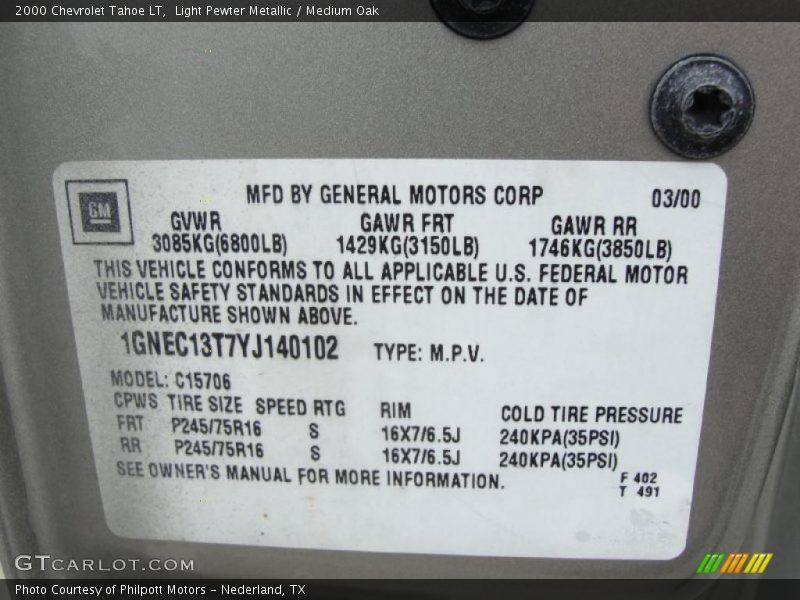 Light Pewter Metallic / Medium Oak 2000 Chevrolet Tahoe LT