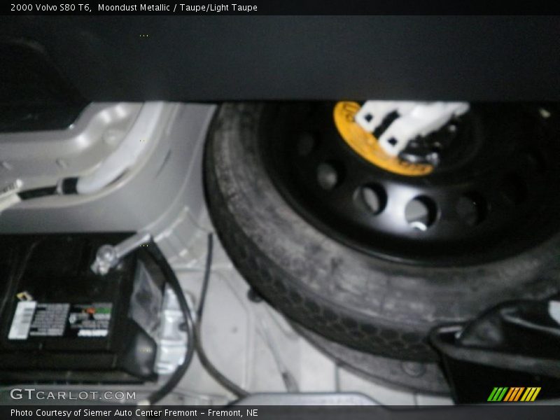 Moondust Metallic / Taupe/Light Taupe 2000 Volvo S80 T6
