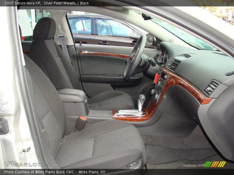 Silver Pearl Metallic / Black 2007 Saturn Aura XR