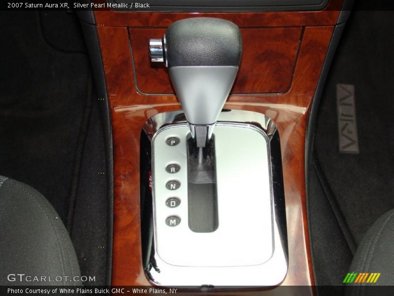 Silver Pearl Metallic / Black 2007 Saturn Aura XR