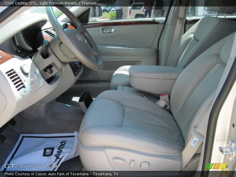 Light Platinum Metallic / Titanium 2006 Cadillac DTS